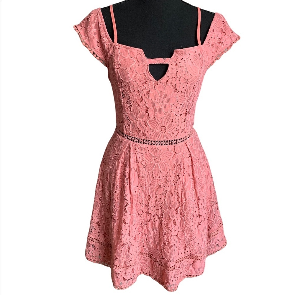 Francesca’s Collection Floral Pink Off Shoulder With Strap Dress Size sm…
